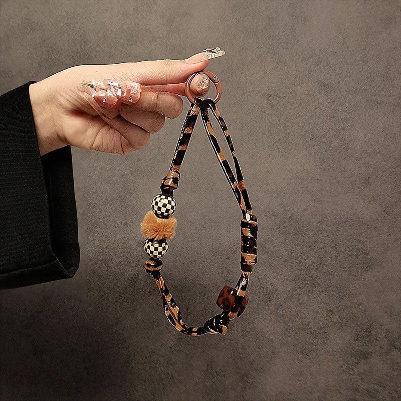 Stylische Perlen Karnz