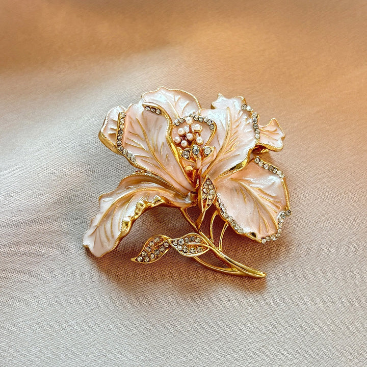Elegante und Stilvolle Brosche Karnz