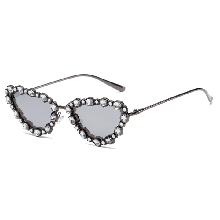 Damen Herzförmige Designer-Sonnenbrille mit glamourösem Kristallrahmen Karnz