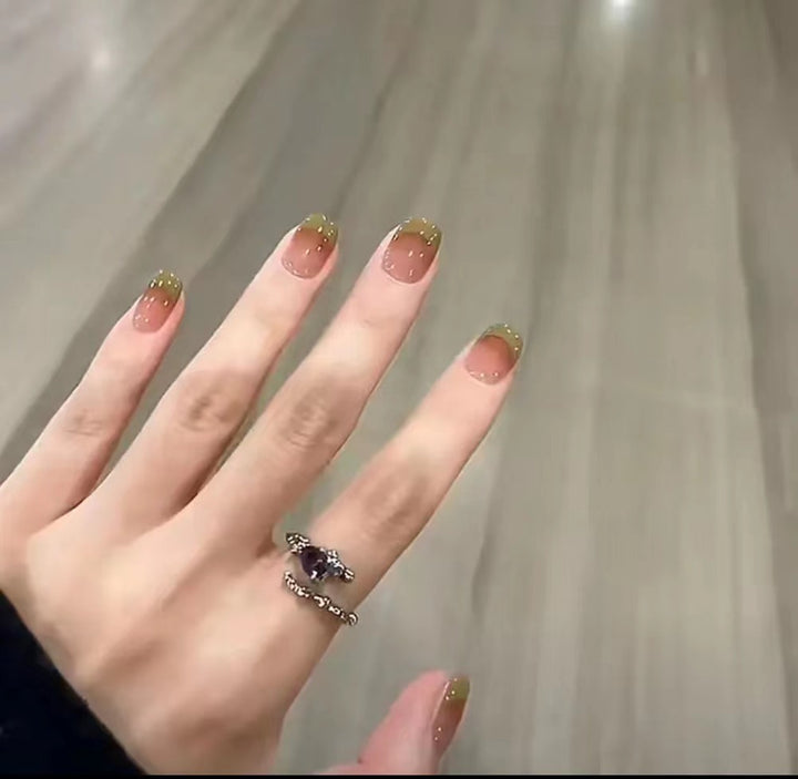 Kreatives Nail Art Design Karnz