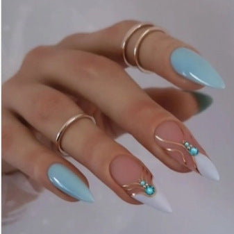 Künstlerisches Press-On-Nagelset mit eleganten Details Karnz