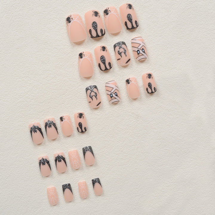 Halloween Kunstnagelset mit gruseligen Spinnen- und Netzdesigns Karnz