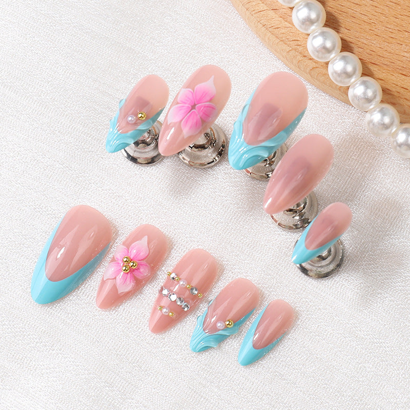 Kreatives blumengestaltetes Press-On-Nagelset Karnz