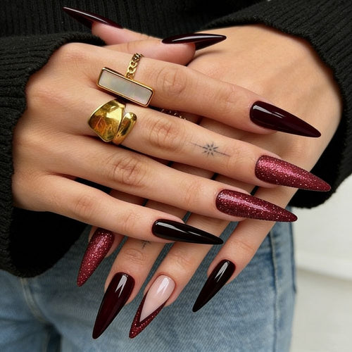Elegantes Stiletto Press-On-Nagelset mit Glitzerakzenten