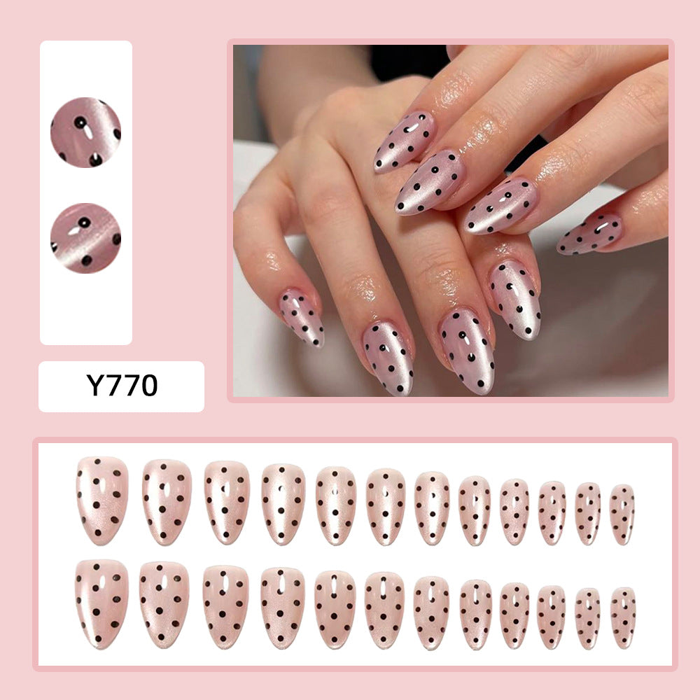 Kunstnägel Im Eleganten Polka-Dot-Design Karnz
