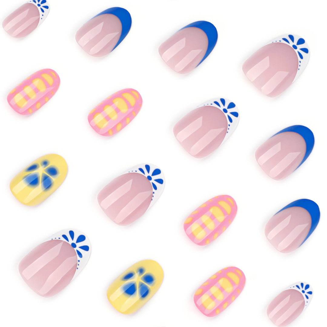Künstliche Nagelkunst mit buntem Sommerdesign Karnz