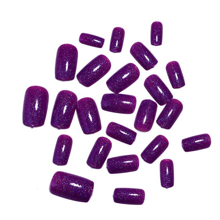 Glitzernde Gel-Nail-Tipps Karnz
