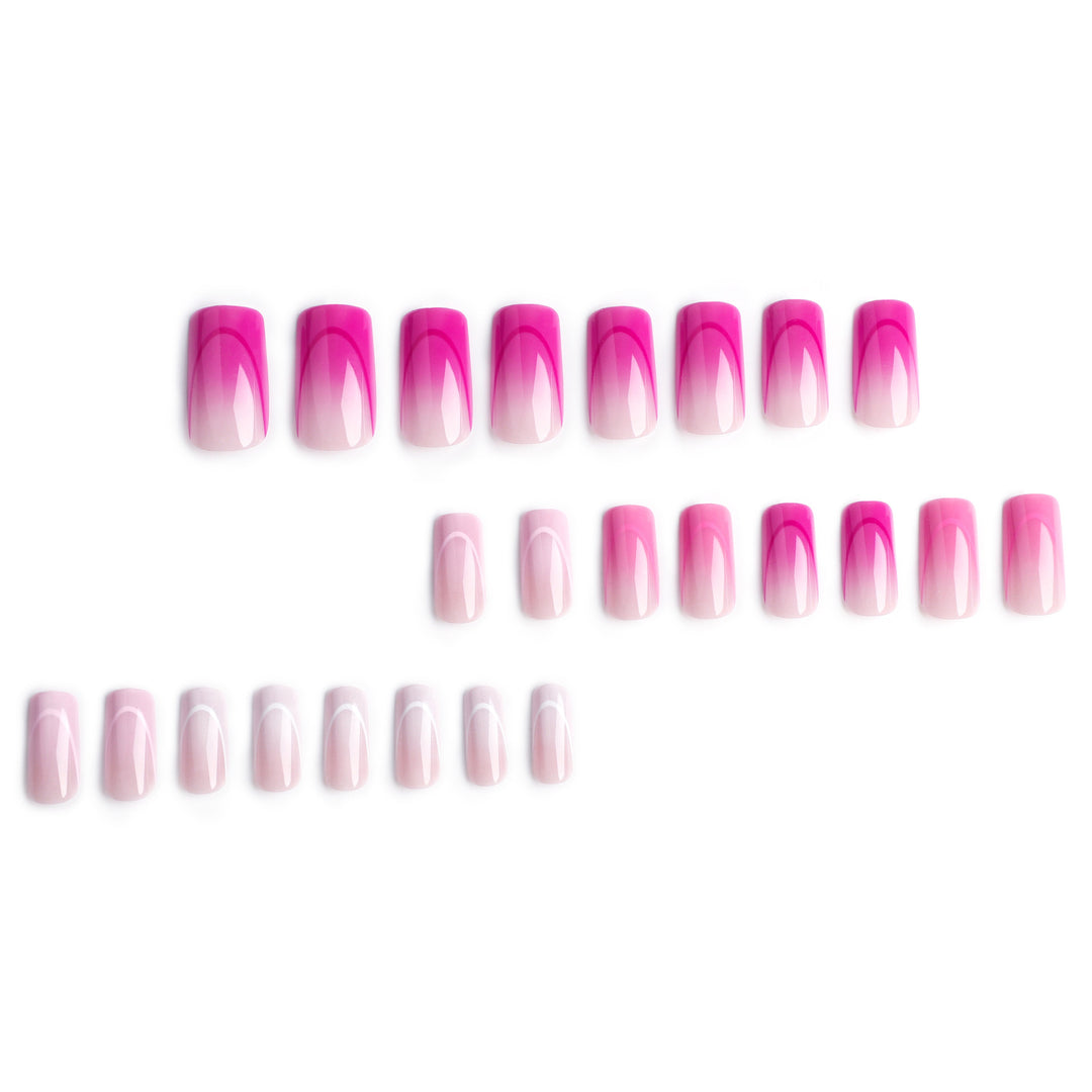 Kunstvolle Nagelverlängerungen mit eleganten Ombre-Effekten Karnz