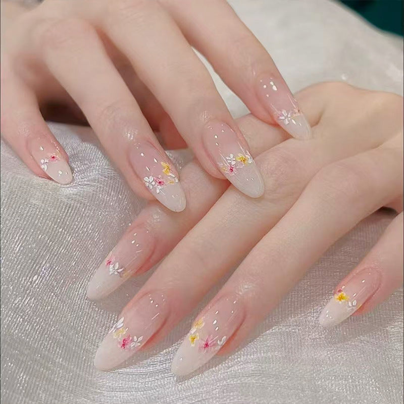 Dekorative Nagelkunst Karnz