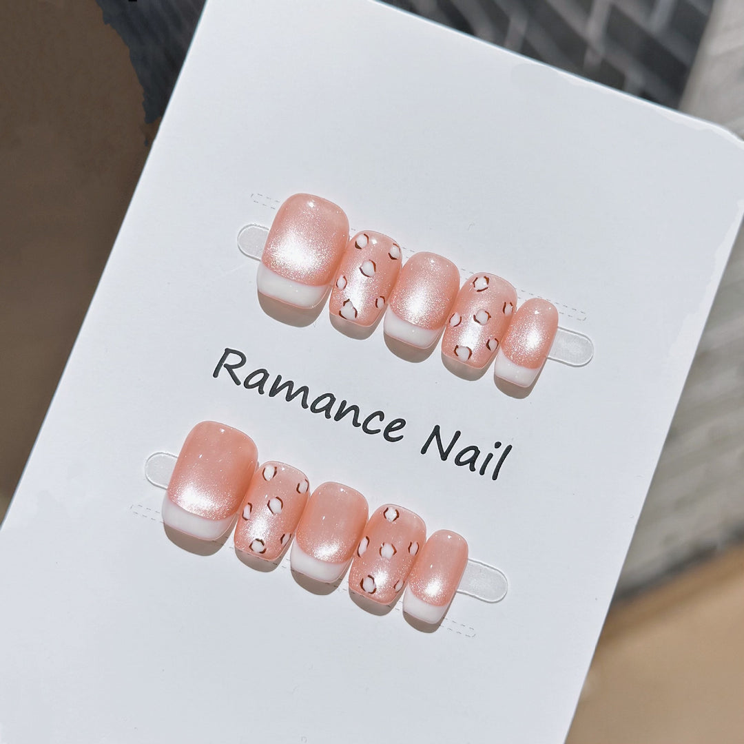 Elegantes Press-On Nagelkunst Set Karnz