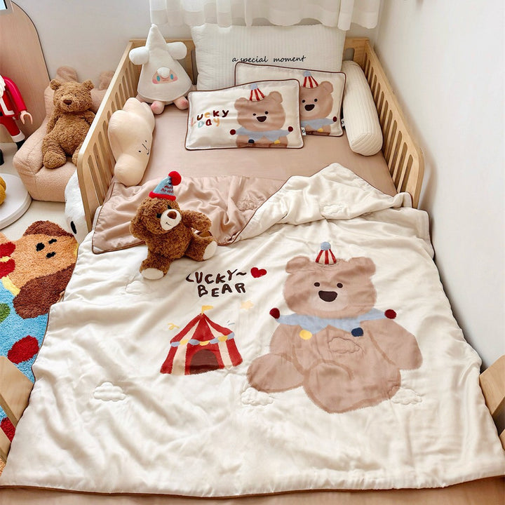 Wendbares Kinder-Bettwäscheset aus weicher Mikrofaser mit großem Teddybär‑Print und gesteppter Decke