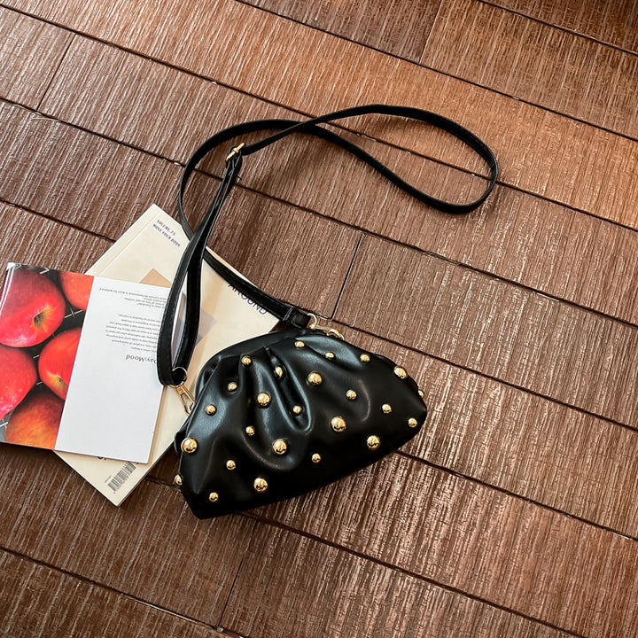 Dekorative Nieten-Clutch Tasche