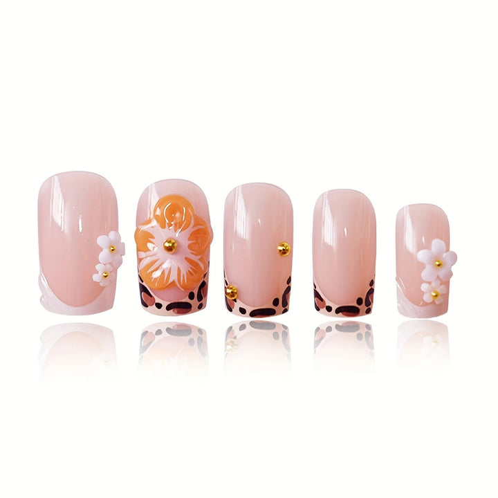 Dekorative florale Press-On Nagelkunst Karnz