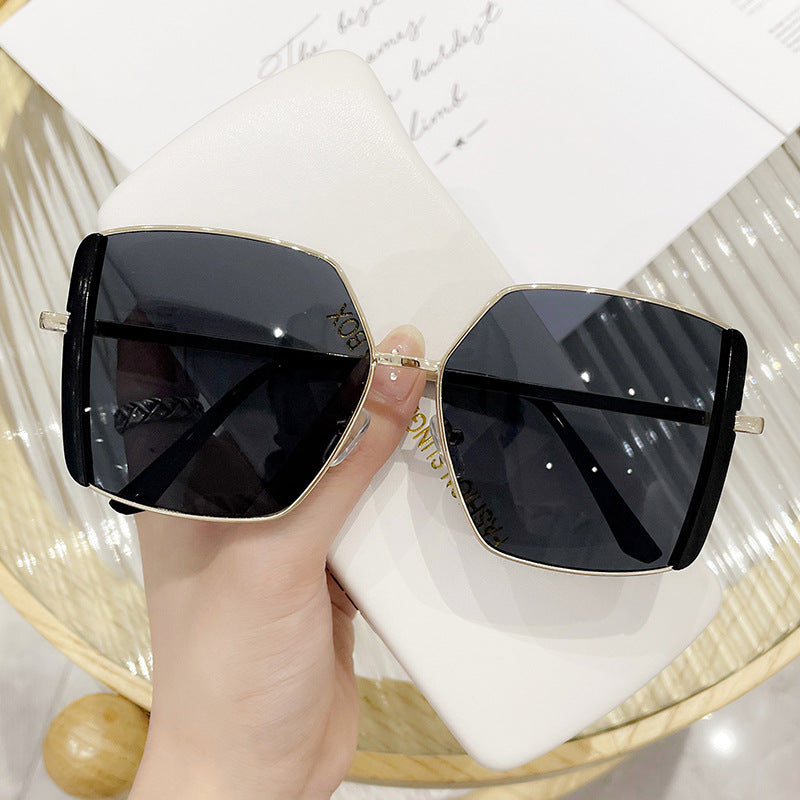 Damen Geometrische Sonnenbrille mit luxuriösem Metallrahmen Karnz