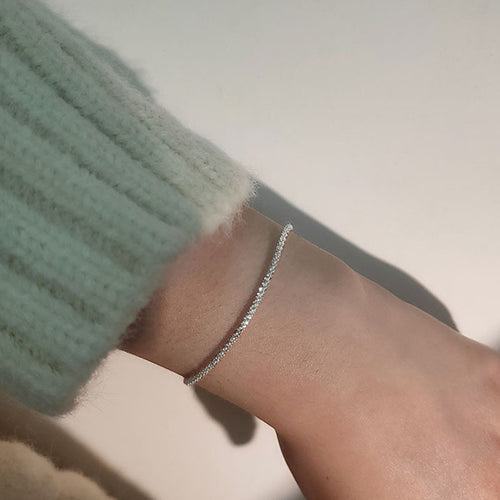 Schlank verstellbares Kristallknöchelarmband Karnz