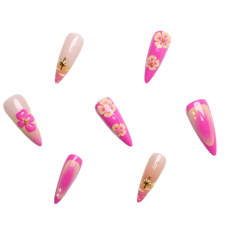 Kunstvolle Nagelspitzen mit floralen und abstrakten Designs Karnz
