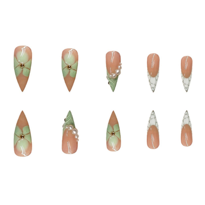 Elegantes Stiletto-Nageldesign Karnz
