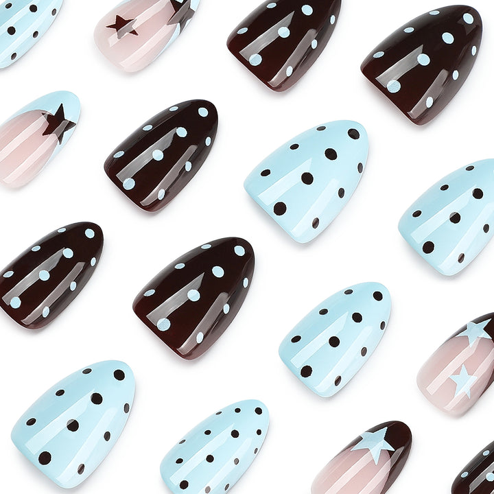 Kunstvolle Nagelverlängerungen mit modernem Sternen-Design Karnz
