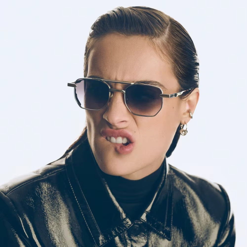 Damen Designer Sonnenbrille mit einzigartigem Rahmen und polarisierten Gläsern Karnz