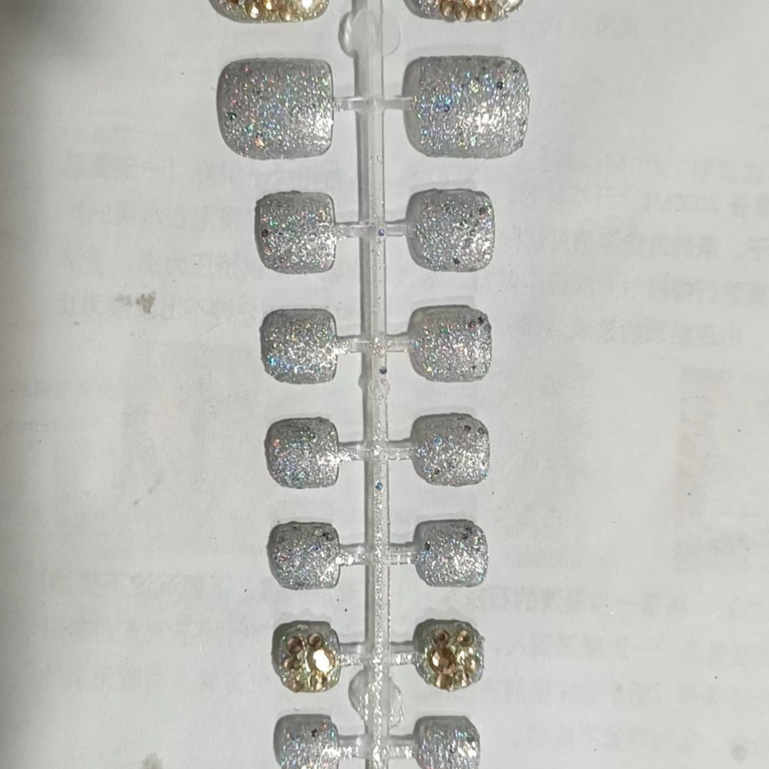 Glamouröse mit Strass verzierte Press-On Nagelset Karnz