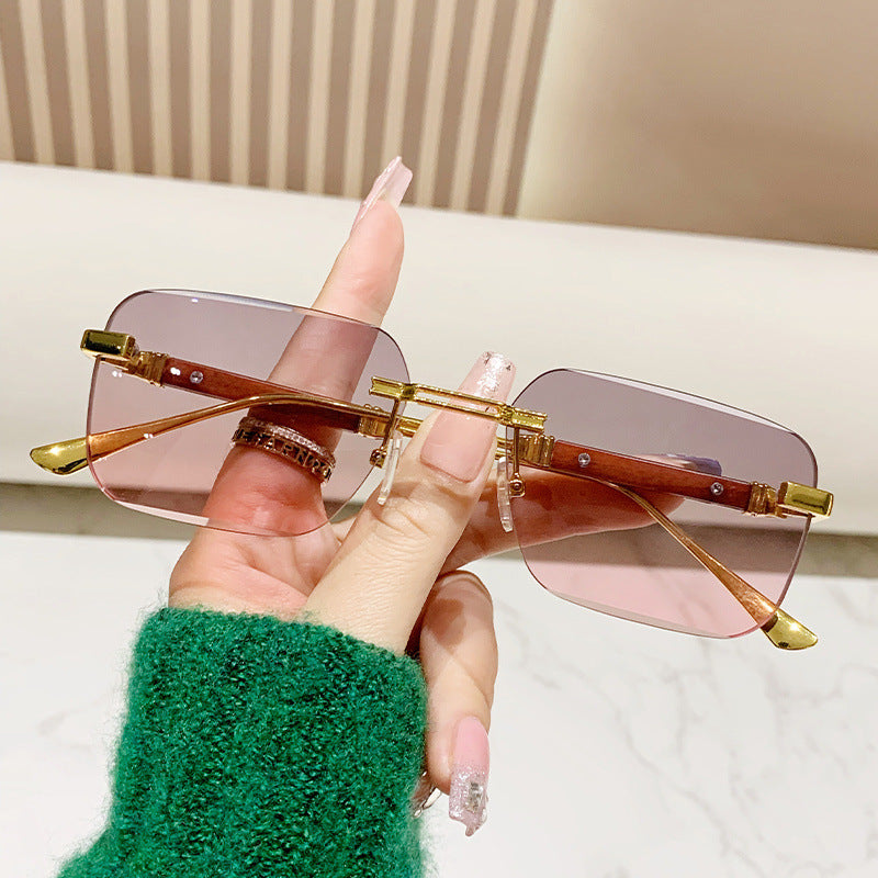 Damen modische rechteckige Sonnenbrille mit edlem Metallakzent Karnz