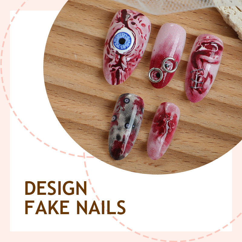 Kreatives Kunstnagelset mit künstlerischen Akzenten und funkelnden Details Karnz