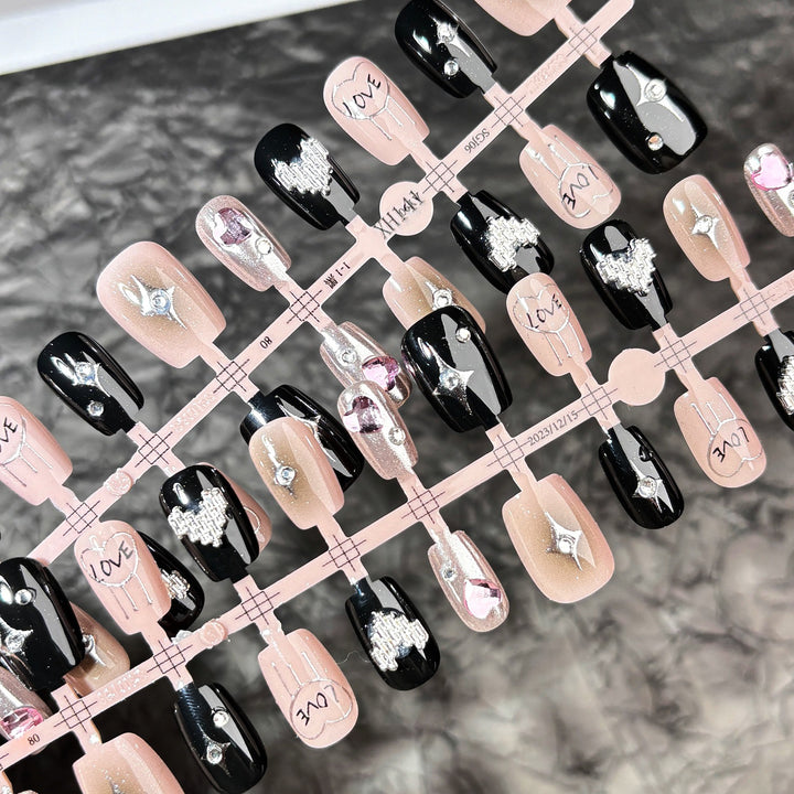 Dekoratives Press-On Nagelset mit Liebe und Stern Akzenten