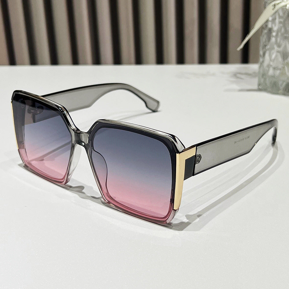 Damen modische Sonnenbrille mit eleganten Akzenten Karnz