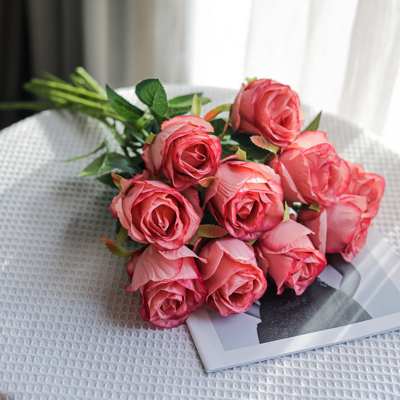 Künstlicher Rosenstrauß