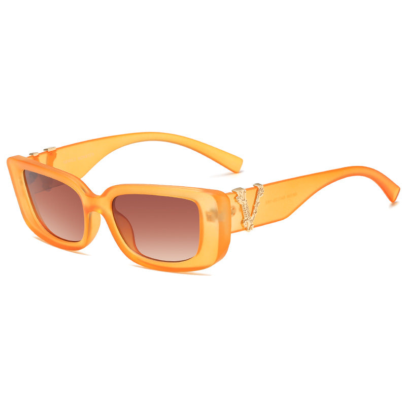 Damen Modische Sonnenbrille mit luxuriösem Tortoise-Design und goldenen Akzenten Karnz