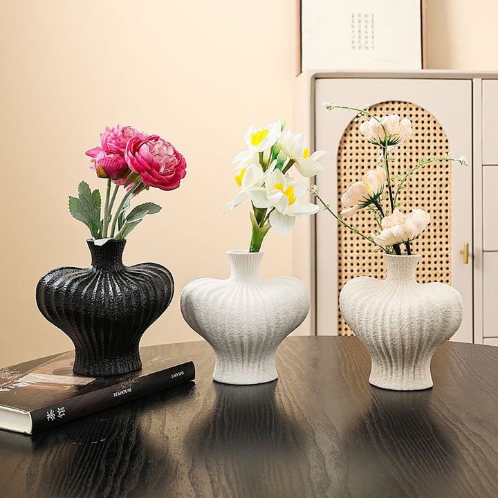 Stylische Keramikvase für das Zuhause