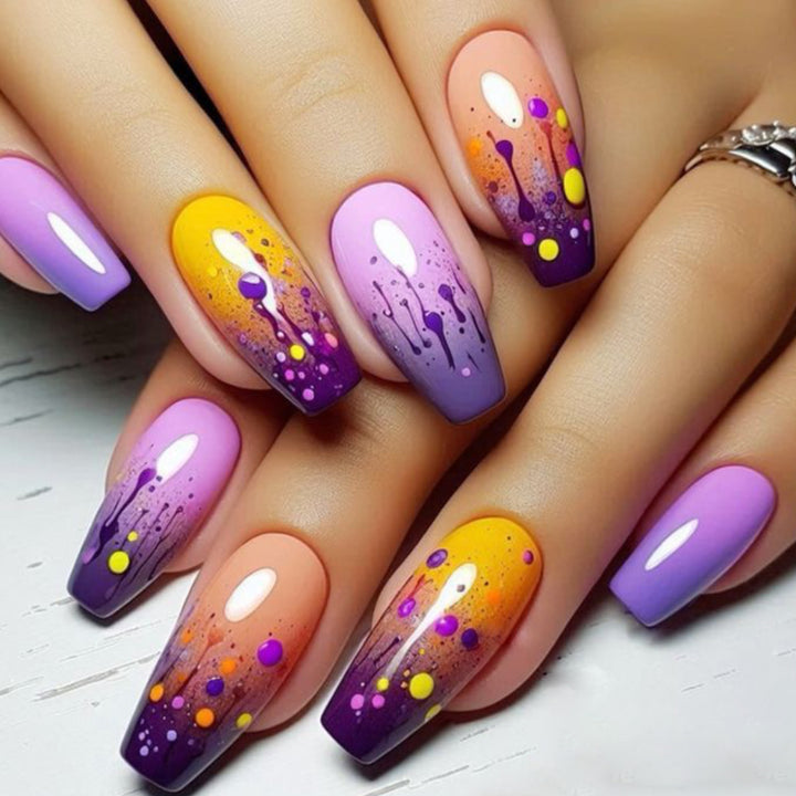 Künstlerische Gradient-Nagelerweiterungen Karnz