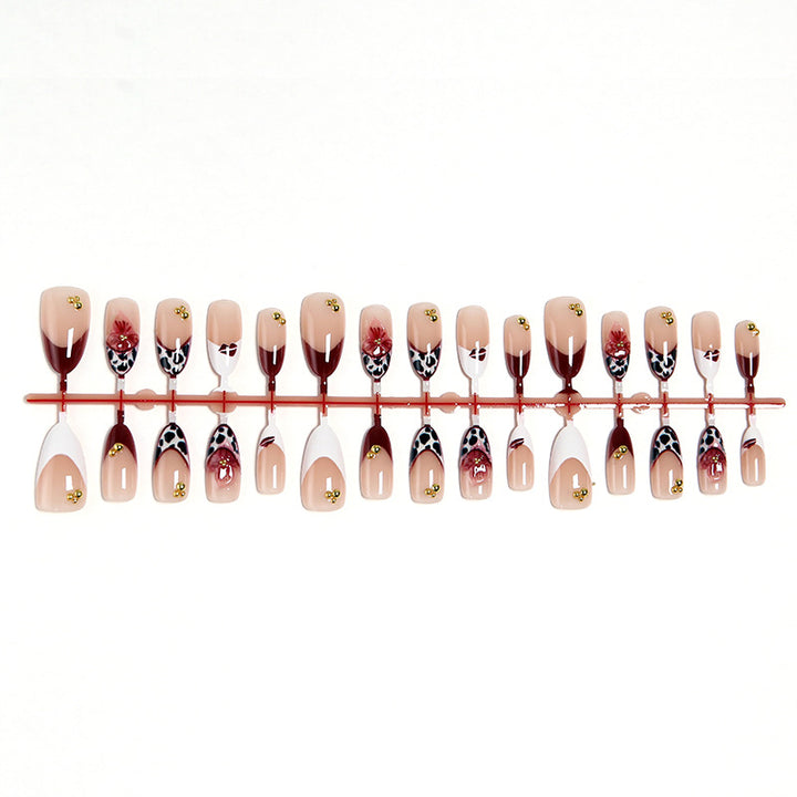 DIY Kunstnagelset Karnz