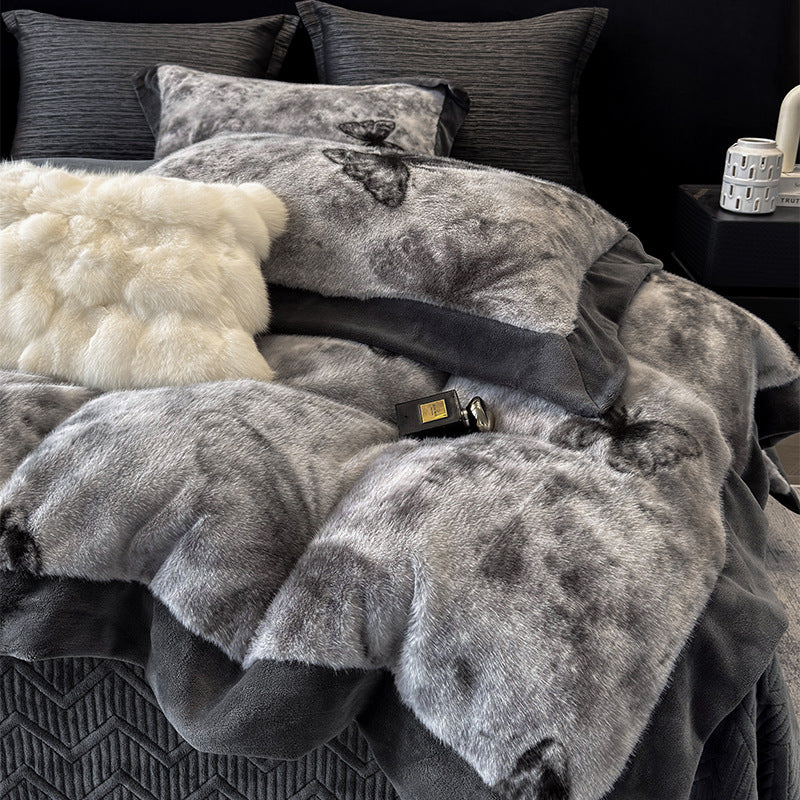 Plüsch-Effekt-Fleece Wendebettwäsche Set mit geprägten Schmetterlingsakzenten und Mikrofaser-Rückseite