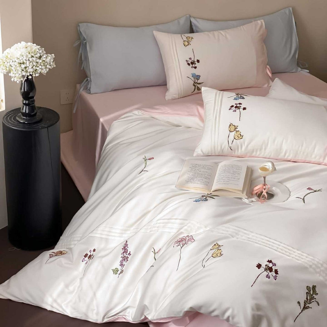 Bestickte Floral Baumwoll Bettbezug Set mit Wendbarem Satin-Gefühl Futter und Band-Bindung Kissenbezüge
