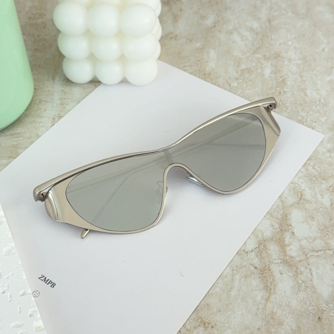 Modebewusste Shield-Sonnenbrille Karnz