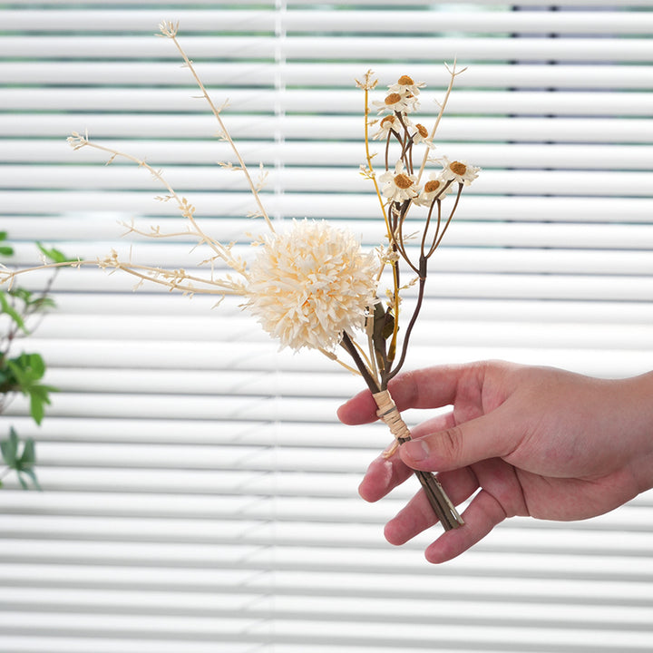 Dekorativem Blumenstrauß