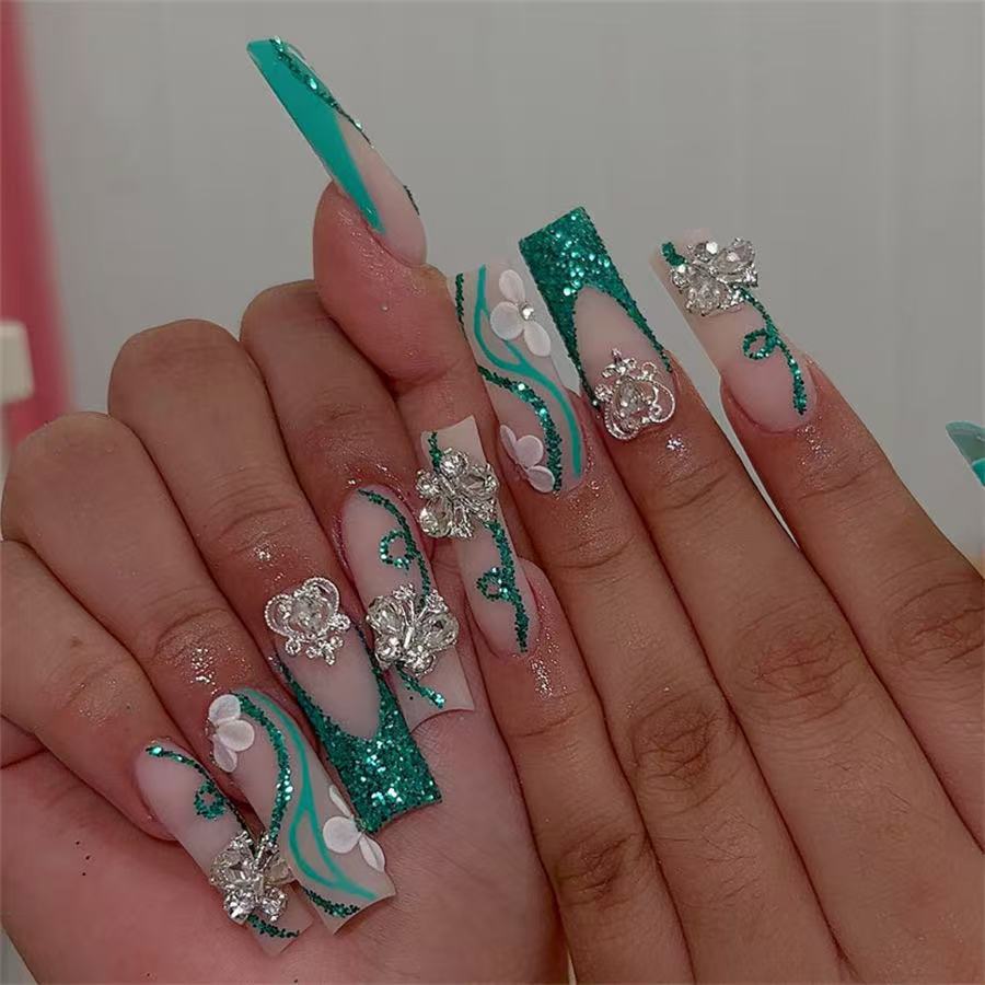 Dekorativer Nageldesign-Set Karnz