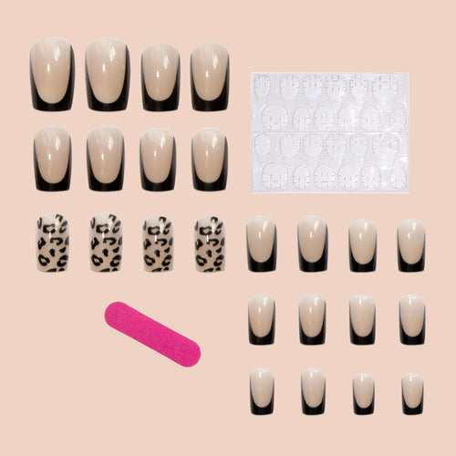 Kunstnagelset mit elegantem Leopardenmotiv und schwarzem French Design Karnz