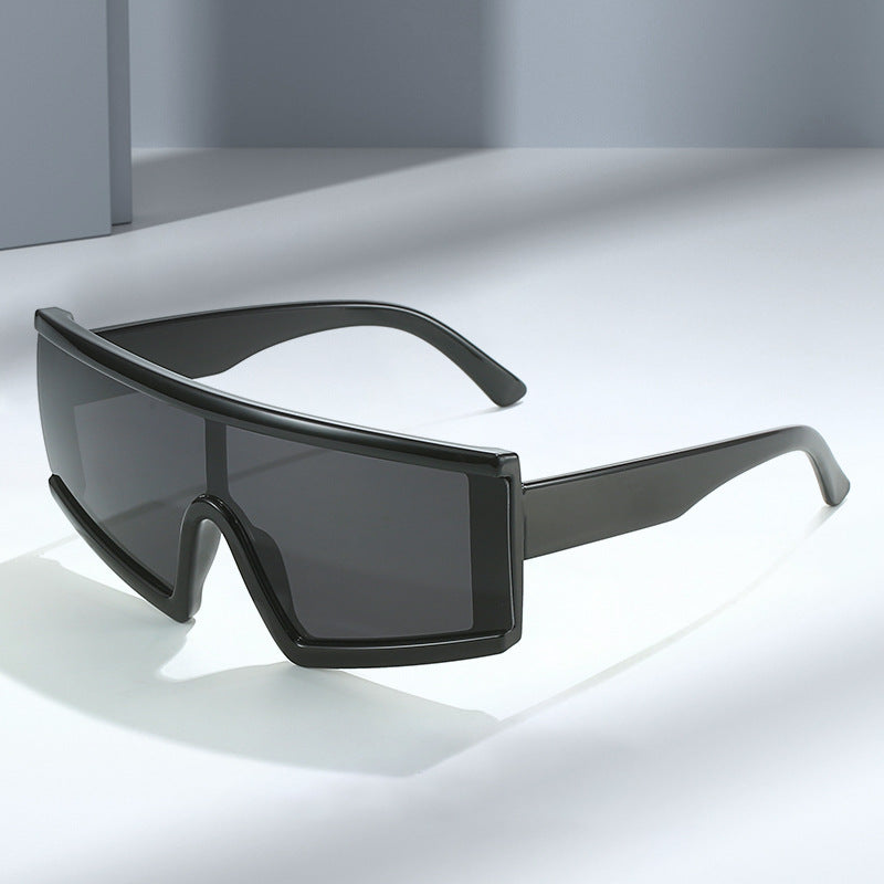 Damen Sportliche Sonnenbrille mit breiter, kratzfester Linse und UV-Schutz Karnz