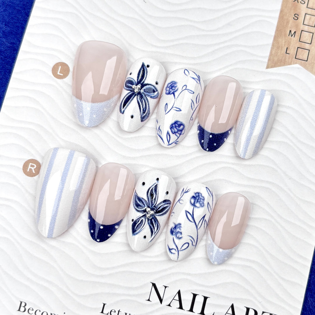 Künstlerisches Floral Press-On Nagelset