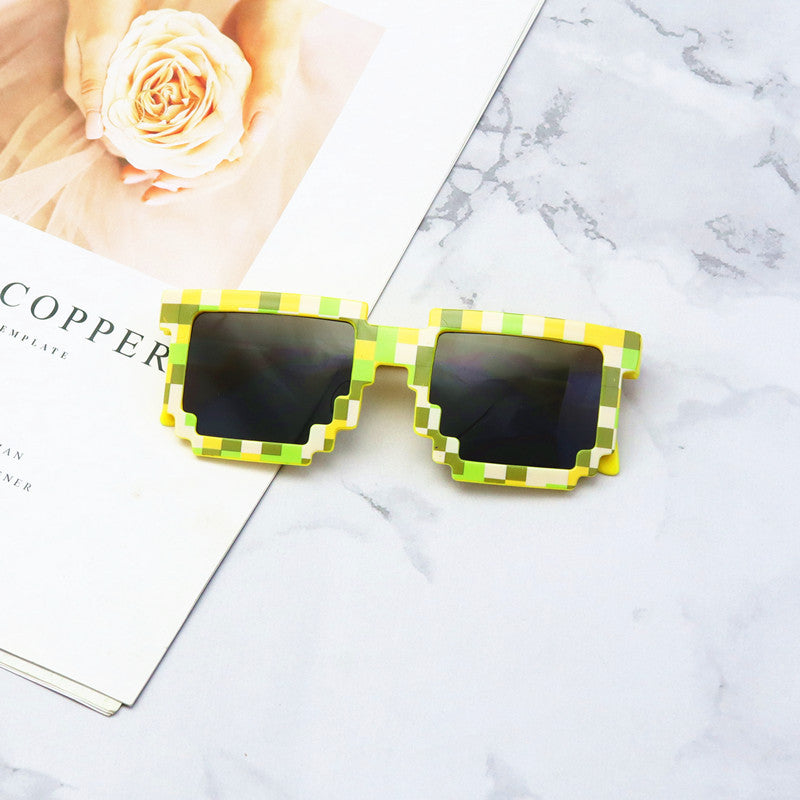 Geometric Pixelated Frame Sonnenbrille Karnz