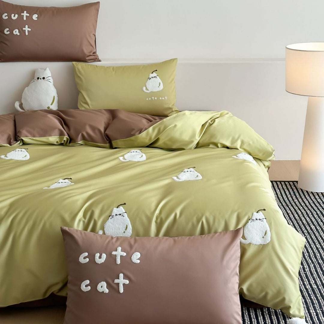 Wendbares Bettwäsche-Set aus Baumwollsatin mit gestickten Katzen-Applikationen und seidenweichem Finish