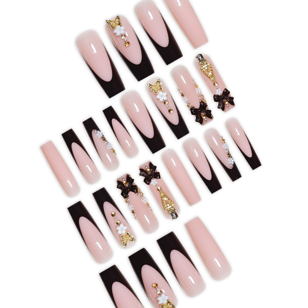 Luxuriöse 3D-Blumen Press-On Nagelkunst Karnz