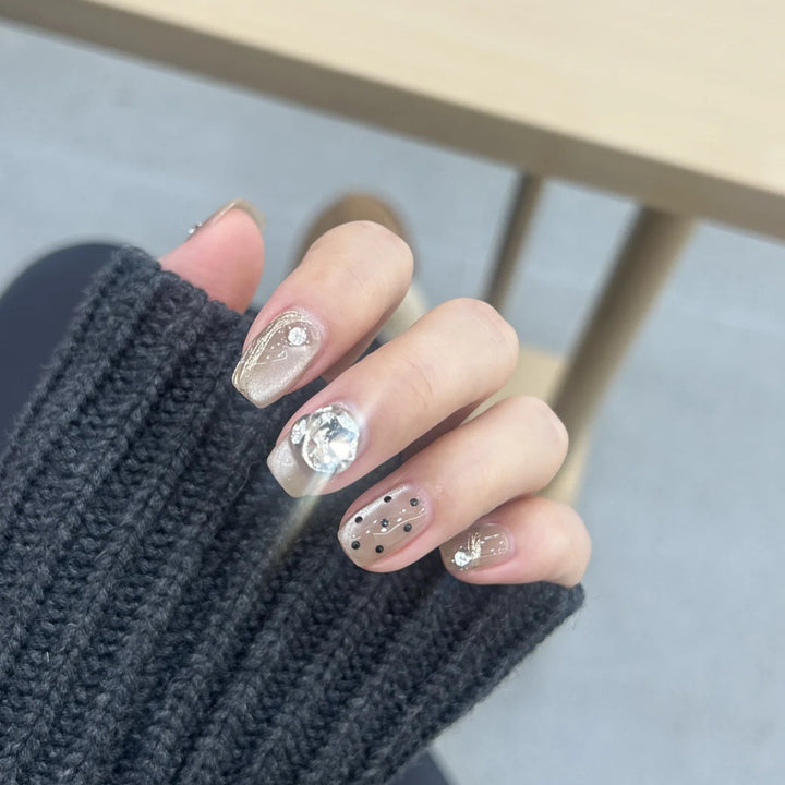 Luxuriöses Dekoratives Press-On Nagelkunst Set Karnz
