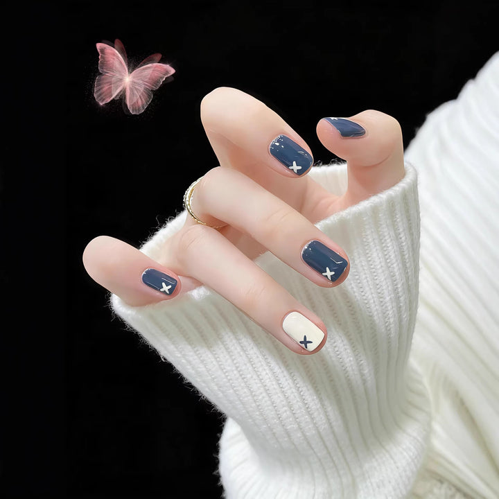 Künstlerisches Nagelkunst-Set mit einzigartigen geometrischen Mustern