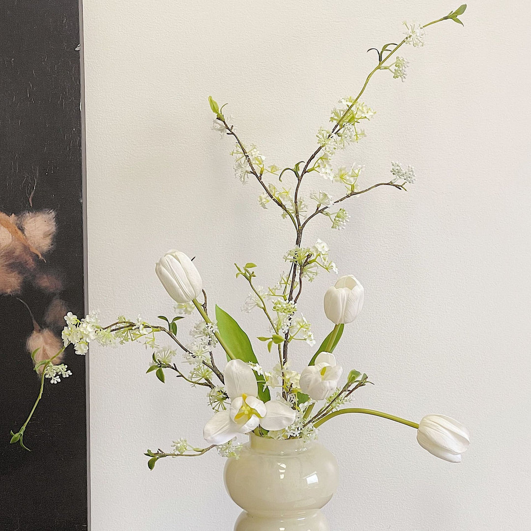 Dekorative künstliche Blumenarrangement