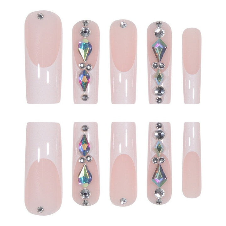 Kunstnagelset mit glamourösen Strass- und 3D-Verzierungen Karnz