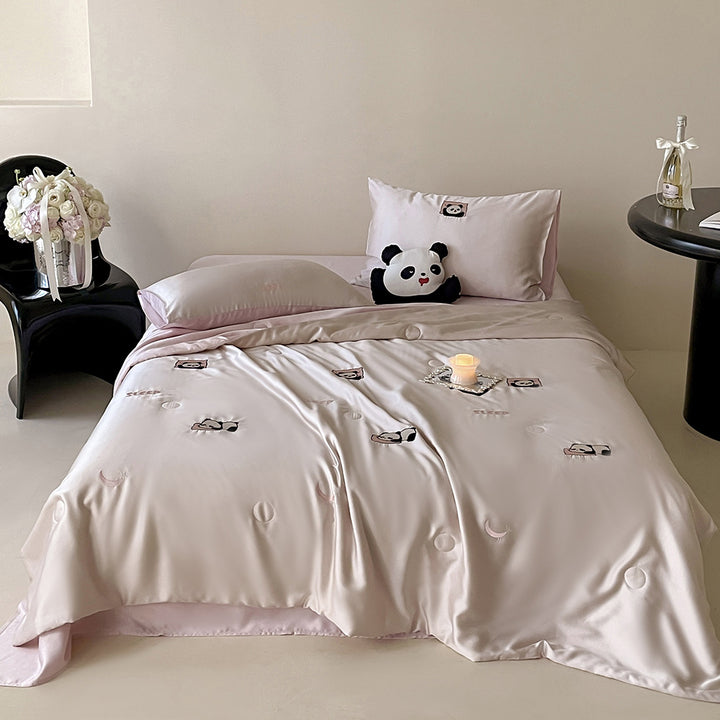 Seidenglänzende Satin-Bettwäschegarnitur mit niedlicher Panda-Stickerei