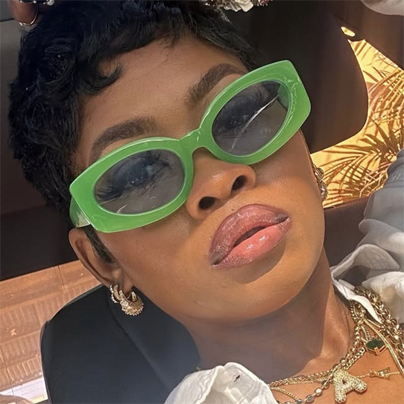 Damen modische Sonnenbrille mit einzigartigem, geschwungenem Rahmen Karnz